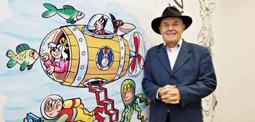 Autor dětského komiksu Čtyřlístek Jaroslav Němeček zahájil interaktivní výstavu při příležitosti 600. vydání časopisu Čtyřlístek v Galerii umění dětí (GUD) v Praze.