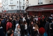 Smutek u restaurace Le Carillon v jedenáctém okrsku Paříže, která byla jedním z center útoků.
