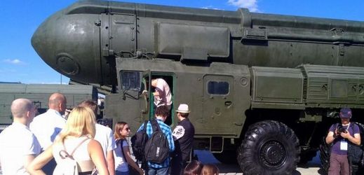 Balistická raketa Topol-M na výstavě vojenské techniky v Rusku Armija - 2015 (ilustrační foto).