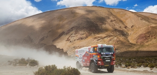 Netradičně vysoký počet českých účastníků se představí na blížící se Rallye Dakar. 