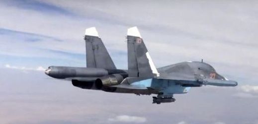 Ruské Su-34 podle Kartapolova "pořádají hon" na automobilové cisterny teroristů.