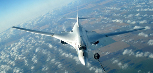 Strategický bombardér Tu-160.