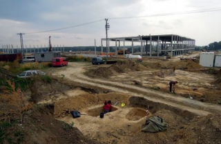 Celkem bylo v Modřicích objeveno čtrnáct hrobů ze starší doby bronzové.