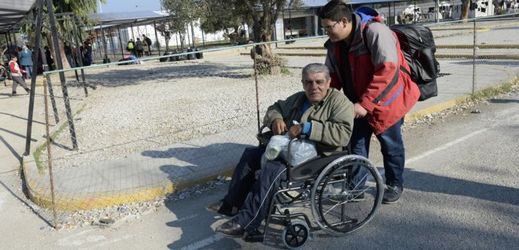 Invalidní uprchlík Jurayj se synem.