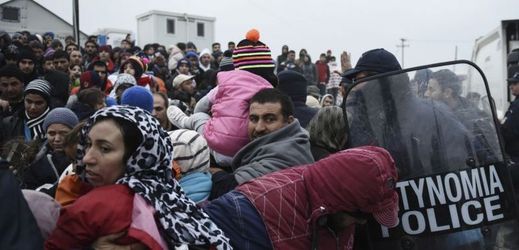Migranti v Řecku.