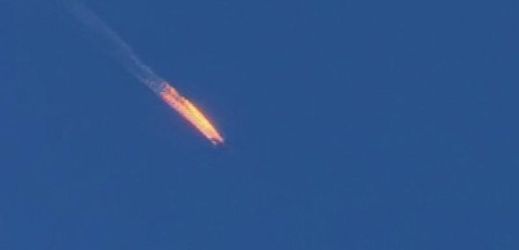 Záběry padajícího hořícího letadla televize Habertürk.