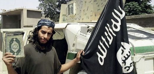 Abdelhamid Abaaoud, mozek teroristického útoku v Paříži, je jedním ze zabitých teroristů.