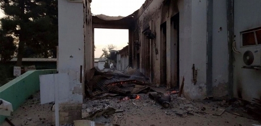 Bombardovaná nemocnice v Kunduzu.