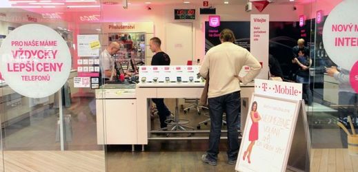 Vodafon a T-Mobile mají dohromady zaplatit téměř 12 milionů korun.