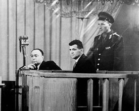 Francis Gary Powers ,americký pilot letadla špionážního letadla U-2, na lavici obžalovaných při přelíčení Nejvyššího soudu SSSR.