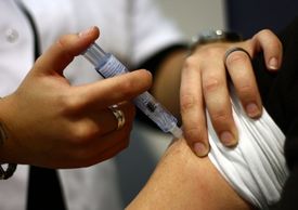 Před chřipkou se chrání pouze 42 procent Čechů, z toho pět procent očkováním.