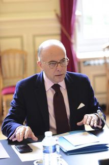 Francouzský ministr vnitra Bernard Cazeneuve.