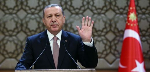 Turecký prezident ruské sankce odsoudil.