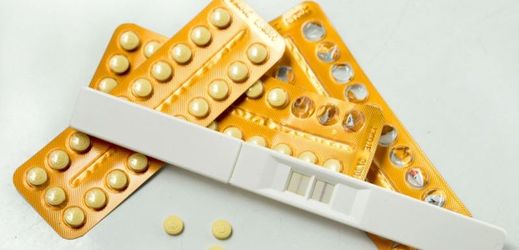 Podávání hormonální antikoncepce mladistvým je podle lékařky "největším zločinem".