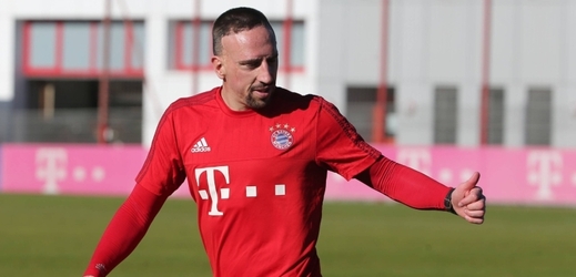 Francouzský záložník Franck Ribéry se po téměř devítiměsíční pauze zaviněné zraněním kotníku zapojil do tréninku Bayernu Mnichov. 