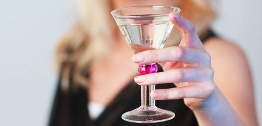 Nejoblíbenějším druhem alkoholu na silvestra je mezi mladistvými šampaňské.