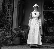 Věděli jste, že Agatha Christie pracovala jako dobrovolná zdravotní sestra během první světové války?