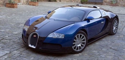 Bugatti Veyron, předchůdce nastupujícího modelu Chiron.
