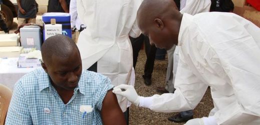 Nedostatek vakcín proti meningitidě již vyvolal epidemie, kterým podlehlo v Africe více než tisíc lidí..