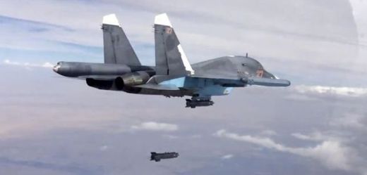 Ruský bombardér útočí na pozice Islámského státu.