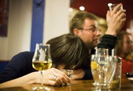 Konzumace alkoholu má na různé lidi různý vliv.