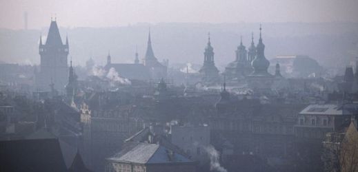 Smog nad Prahou (ilustrační foto).