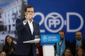 Premiér Rajoy cílí kampaň na konzervativní voliče.