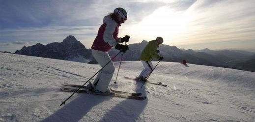 Do zahraničí za lyžováním vyrazí až 61 procent Čechů.