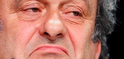 Michel Platini bude bojkotovat páteční slyšení před etickou komisí FIFA a k projednání svého obvinění z korupce nepřijde.