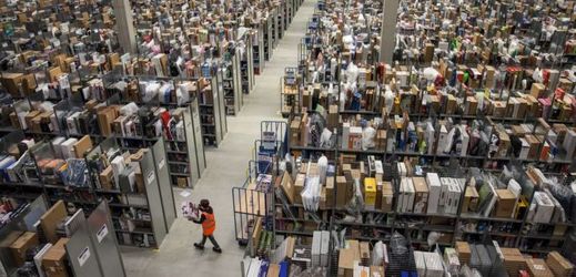 V Lipsku vstoupili pracovníci Amazonu do stávky.