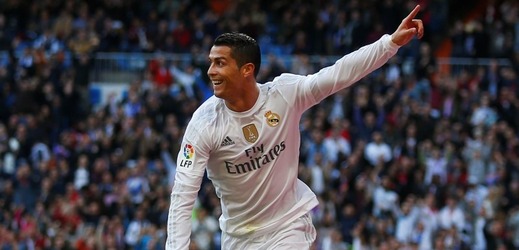 Hvězdný portugalský fotbalista Cristiano Ronaldo otevře síť čtyř hotelů pod svou obchodní značkou "CR7".
