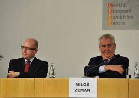 Premiér Bohuslav Sobotka a prezident Miloš Zeman.