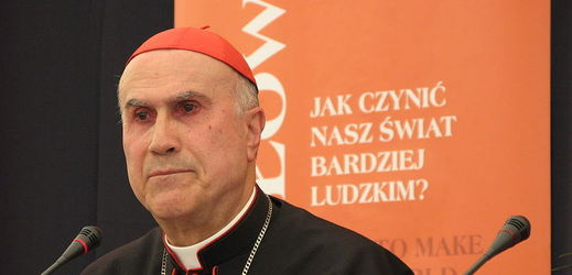 Italský kardinál Tarcisio Bertone.