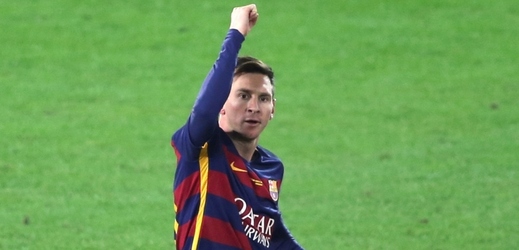 Barcelonského kanonýra Lionela Messiho při odletu z mistrovství světa fotbalových klubů napadli fanoušci týmu River Plate, který pomohl úvodním gólem v nedělním finále porazit 3:0. 