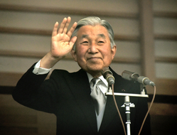 Japonský císař Akihito slaví 82. narozeniny.