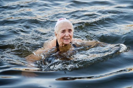 Nejstarším plavcem letošního ročníku byla pětaosmdesátiletá Božena Černá.