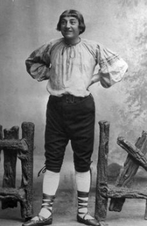 Český herec Eduard Vojan (1853-1920) ve hře Jaroslava Kvapila Princezna Pampeliška v úloze Honzy.