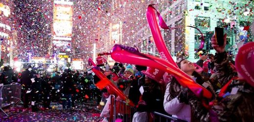 Silvestrovské oslavy na Times Square se letos většina rodičů nechá ujít a večer stráví s dětmi doma.