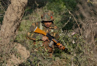 Voják indické armády na hlídce.