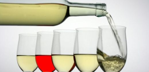 Vína nevyhovovala ve 192 případech, jsou falšovaná především vodou.