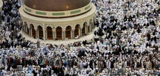 Muslimové na svaté pouti v Mekce.