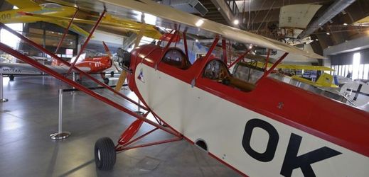 Expozici leteckého muzea v Mladé Boleslavi tvoří sbírka historických letadel, letecké simulátory i další zajímavosti spojené s letectvím.