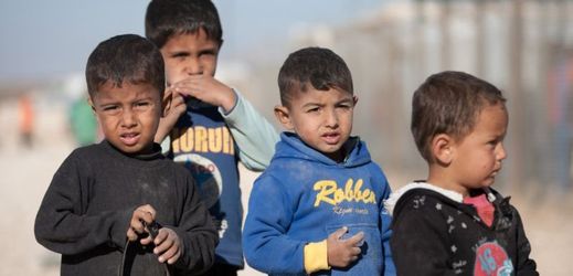 Dětští utečenci žijící v uprchlickém táboře v Jordánsku.