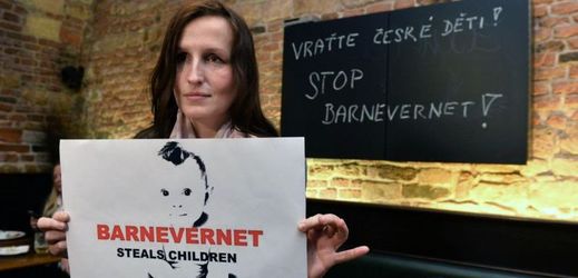 Eva Michálková. Protest proti praktikám úřadu Barnevernet.