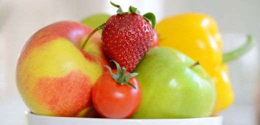 Ovoce a zelenina pro školáky by měla být ze 40 procent českého původu.