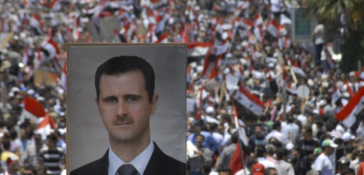 Příznivci prezidenta Asada. Demonstrace v Damašku, 2011.