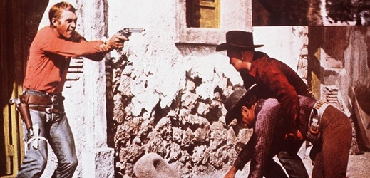 Snímek režiséra Johna Sturgere Sedm statečných vypráví příběh o legendárních pistolnících.