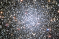 Kulová hvězdokupa 47 Tucanae vzdálená od země 16 700 světelných let.