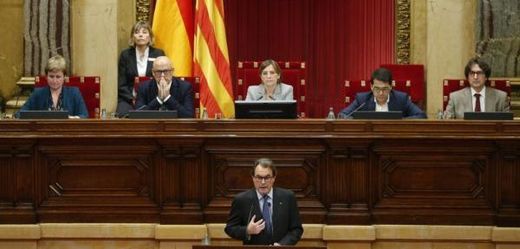 Katalánská vláda, hovoří dosavadní premiér regionální vlády Artur Mas.