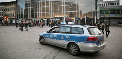 Policie v Kolíně nad Rýnem přijala už přes 500 trestních oznámení v souvislosti s událostmi silvestrovské noci. 